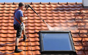 roof cleaning Morningthorpe, Norfolk